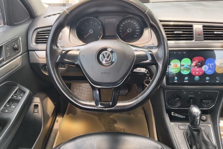 Used Volkswagen Lavida 2015 1.6L Automatic Comfort Edition Steering Wheel