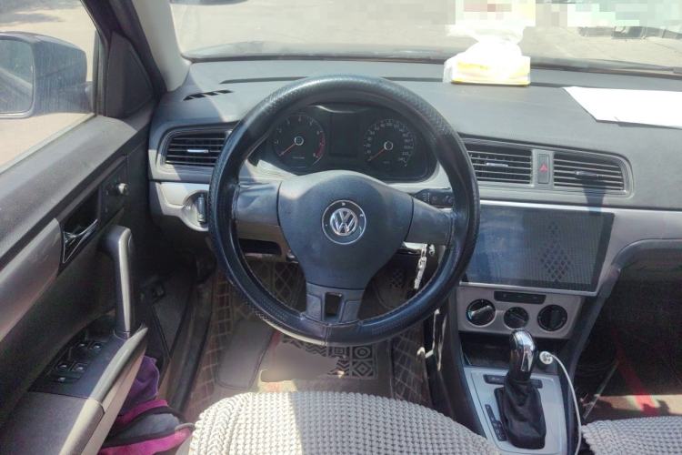 Used Volkswagen Lavida 2015 1.6L Automatic Fashion Edition Steering Wheel