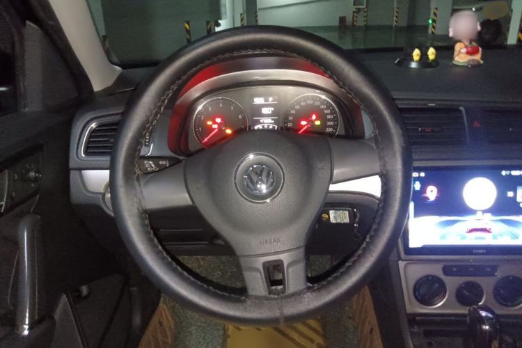 Used Volkswagen Lavida 2015 1.6L Automatic Comfort Edition Steering Wheel