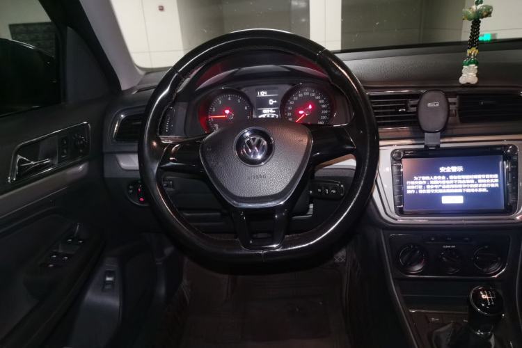 Used Volkswagen Lavida 2015 1.6L Manual Comfort Edition Steering Wheel