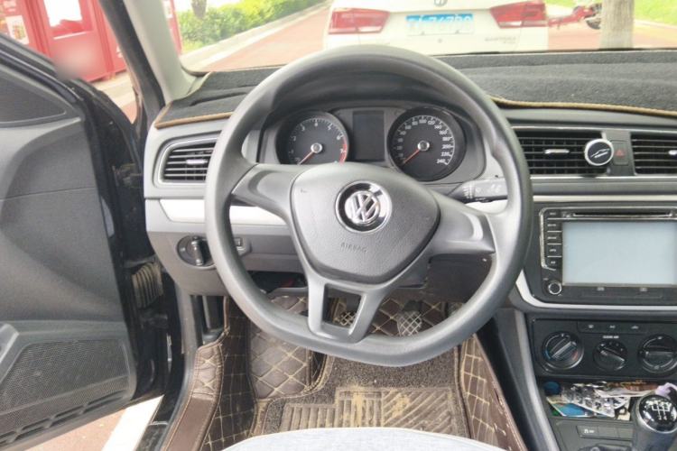 Used Volkswagen Lavida 2015 1.6L Manual Fashion Edition Steering Wheel