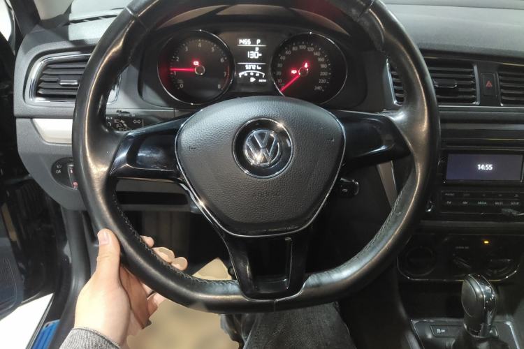 Used Volkswagen Lavida 2015 1.6L Automatic Comfort Edition Steering Wheel