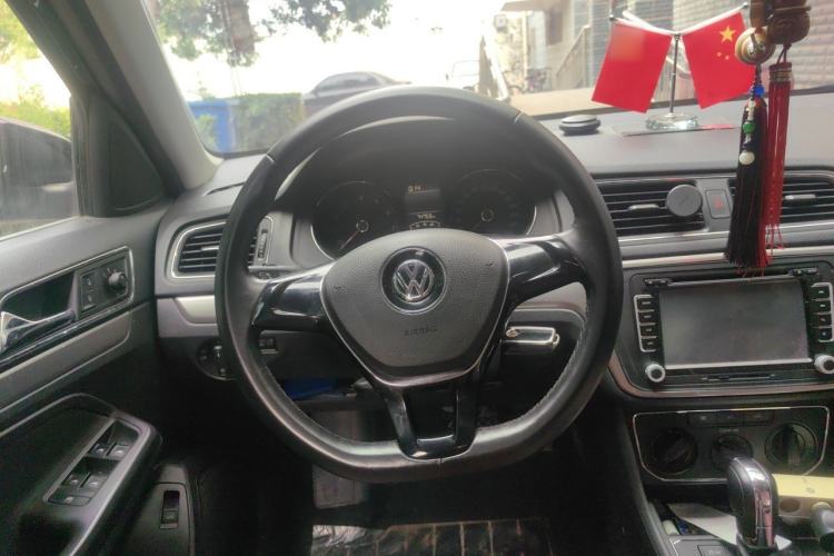 Used Volkswagen Lavida 2015 1.6L Automatic Comfort Edition Steering Wheel
