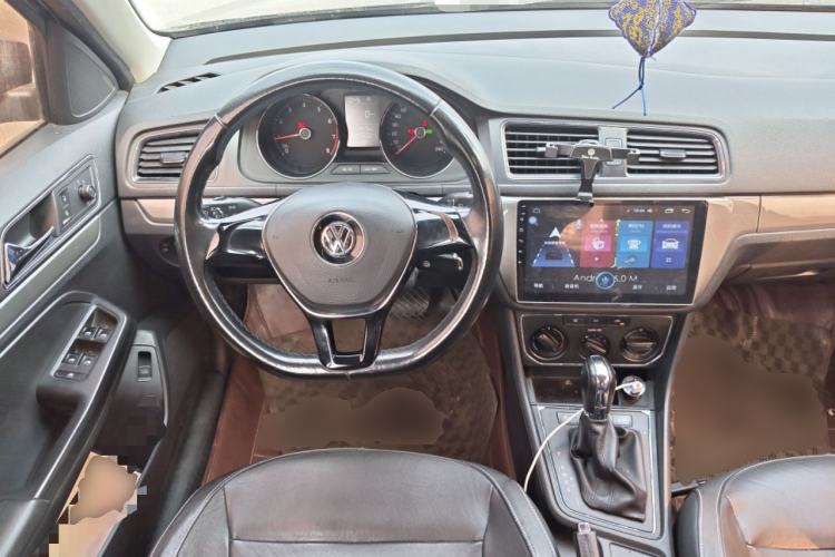 Used Volkswagen Lavida 2015 1.6L Automatic Comfort Edition Steering Wheel