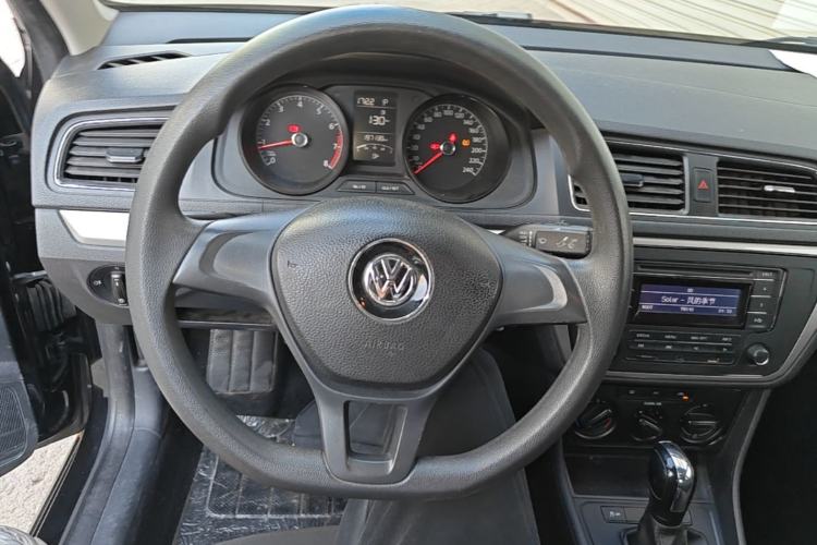 Used Volkswagen Lavida 2015 1.6L Automatic Fashion Edition Steering Wheel