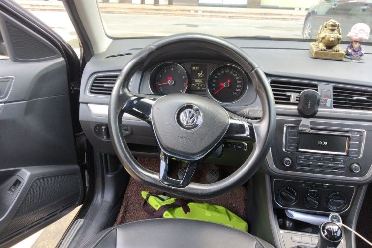 Used Volkswagen Lavida 2015 1.6L Manual Comfort Edition Steering Wheel