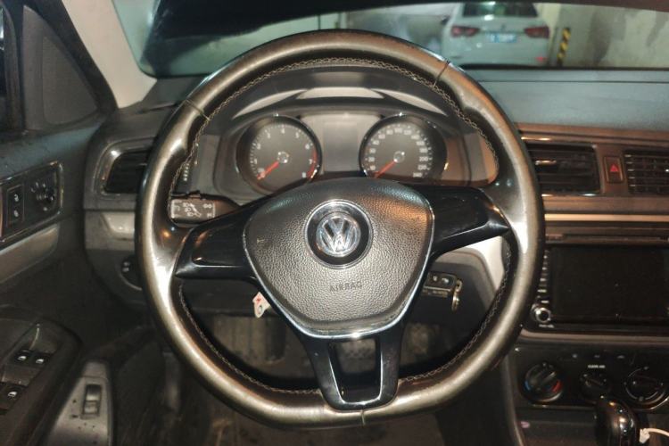 Used Volkswagen Lavida 2015 1.6L Automatic Comfort Edition Steering Wheel