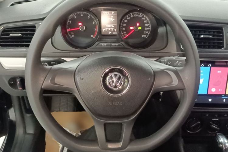 Used Volkswagen Lavida 2015 1.6L Automatic Fashion Edition Steering Wheel