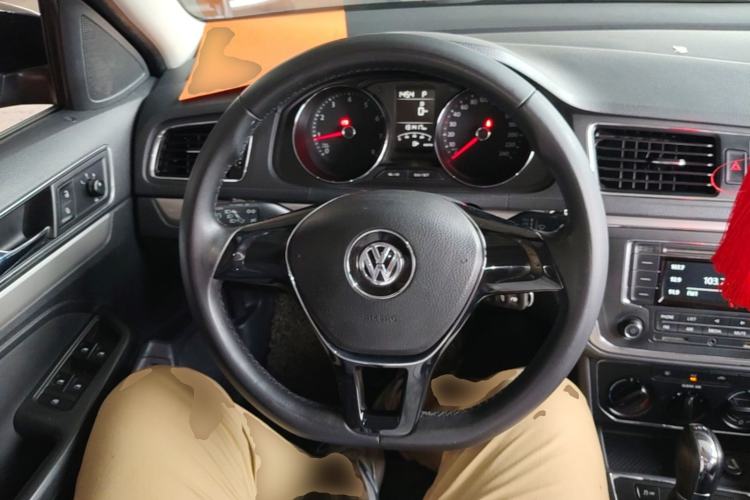 Used Volkswagen Lavida 2015 230TSI DSG Comfort Edition Steering Wheel