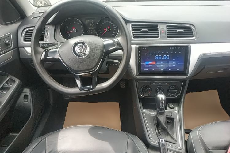 Used Volkswagen Lavida 2015 1.6L Automatic Comfort Edition Steering Wheel