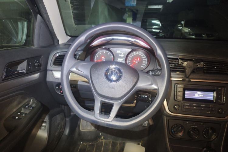 Used Volkswagen Lavida 2015 1.6L Manual Fashion Edition Steering Wheel