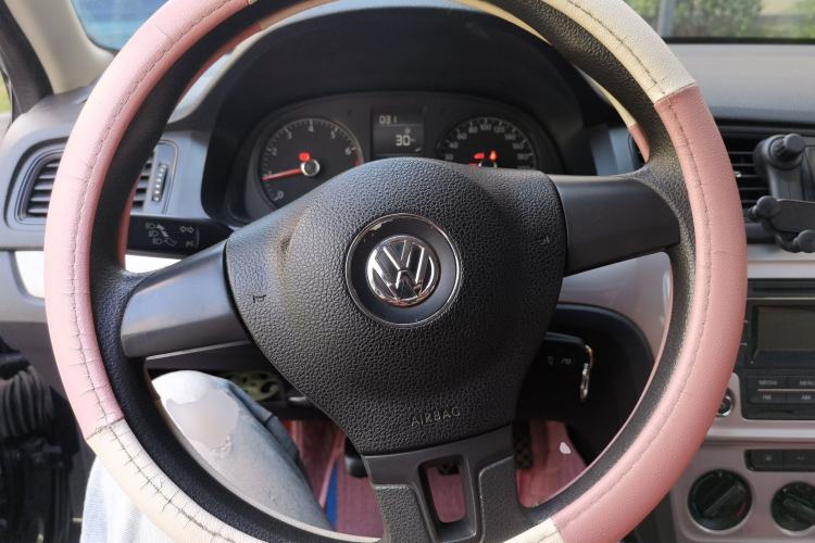 Used Volkswagen Lavida 2015 1.6L Manual Fashion Edition Steering Wheel