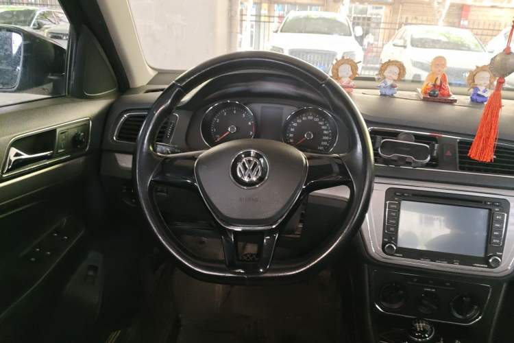 Used Volkswagen Lavida 2015 1.6L Manual Comfort Edition Steering Wheel