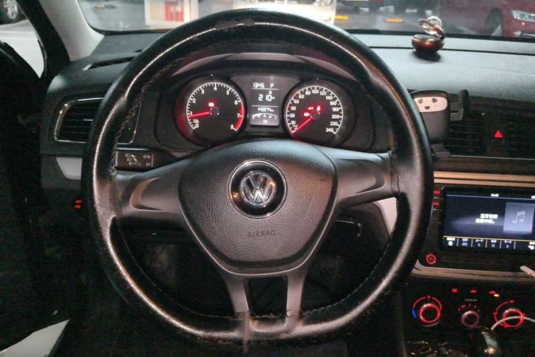 Used Volkswagen Lavida 2015 1.6L Automatic Fashion Edition Steering Wheel