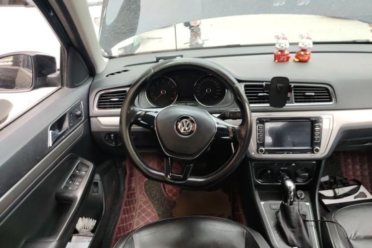Used Volkswagen Lavida 2015 1.6L Automatic Comfort Edition Steering Wheel