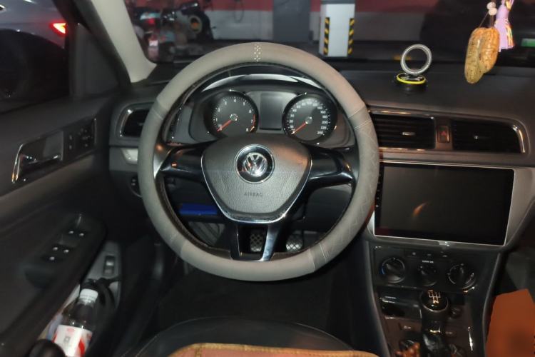 Used Volkswagen Lavida 2015 1.6L Manual Comfort Edition Steering Wheel