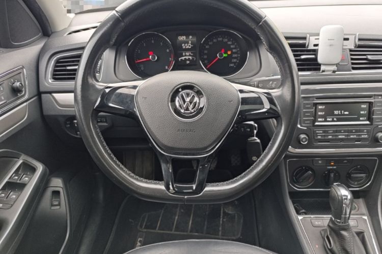 Used Volkswagen Lavida 2015 1.6L Automatic Comfort Edition Steering Wheel
