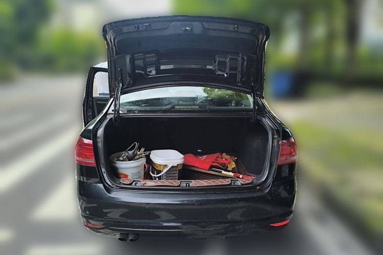 Used Volkswagen Lavida 2015 230TSI DSG Comfort Edition Trunk