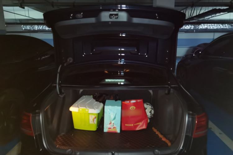 Used Volkswagen Lavida 2015 1.6L Automatic Fashion Edition Trunk
