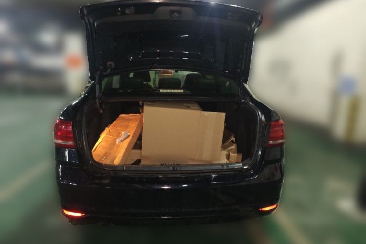 Used Volkswagen Lavida 2015 1.6L Automatic Comfort Edition Trunk
