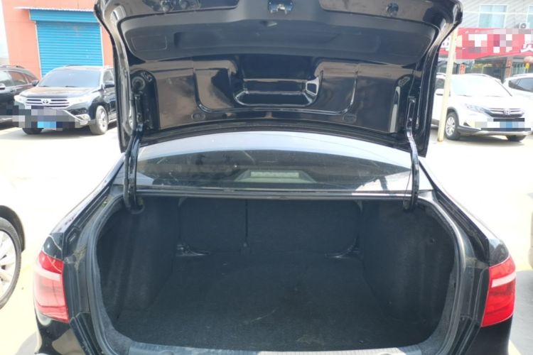 Used Volkswagen Lavida 2015 1.6L Automatic Comfort Edition Trunk