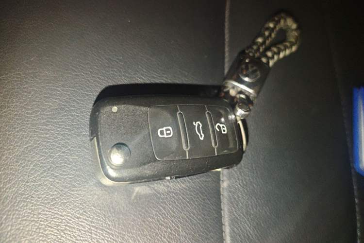 Used Volkswagen Lavida 2015 1.6L Automatic Comfort Edition Vehicle Key