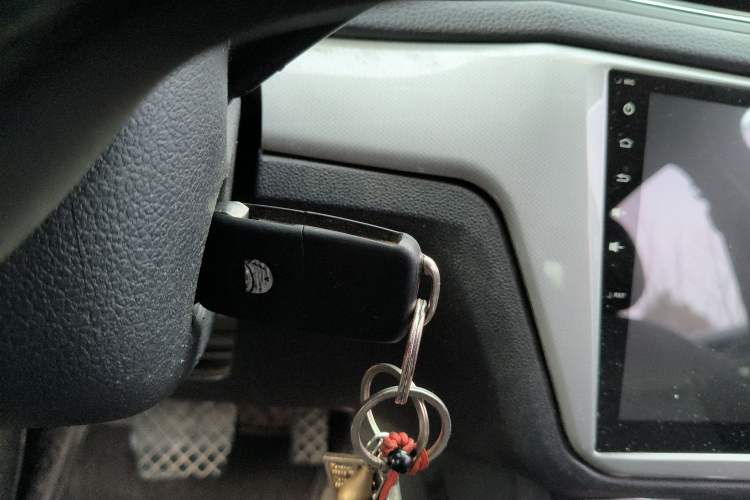 Used Volkswagen Lavida 2015 1.6L Automatic Comfort Edition Vehicle Key