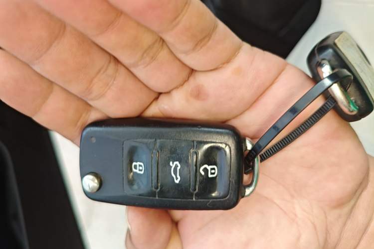 Used Volkswagen Lavida 2015 1.6L Automatic Comfort Edition Vehicle Key