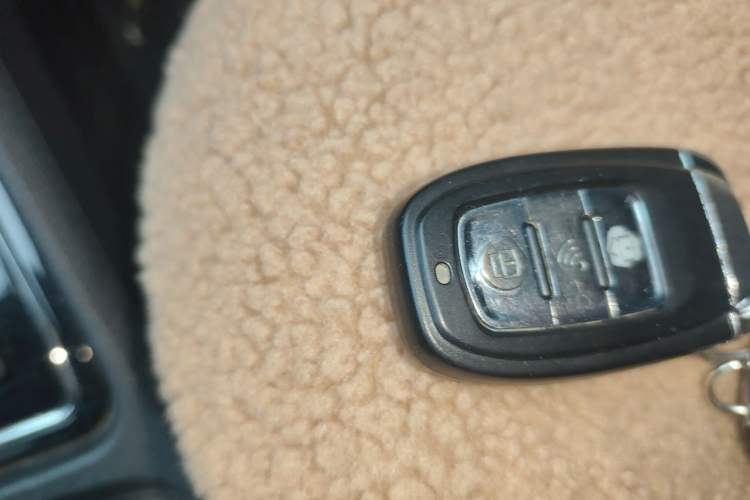 Used Volkswagen Lavida 2015 1.6L Automatic Comfort Edition Vehicle Key