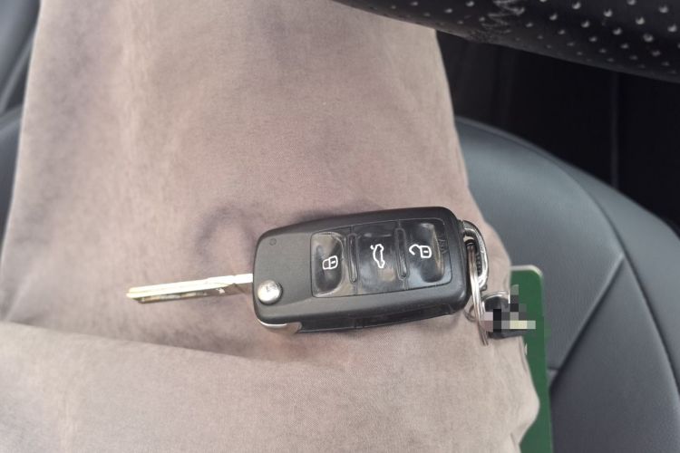 Used Volkswagen Lavida 2015 1.6L Automatic Fashion Edition Vehicle Key