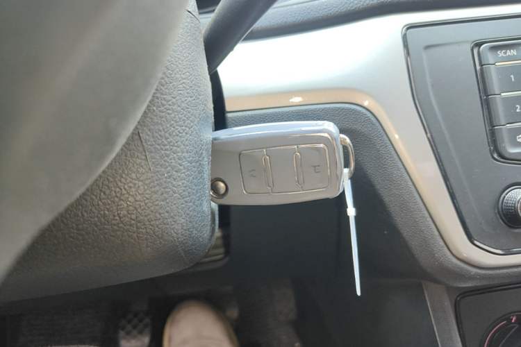 Used Volkswagen Lavida 2015 1.6L Manual Fashion Edition Vehicle Key