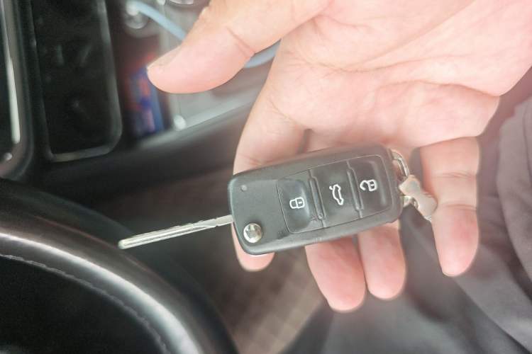 Used Volkswagen Lavida 2015 1.6L Manual Comfort Edition Vehicle Key