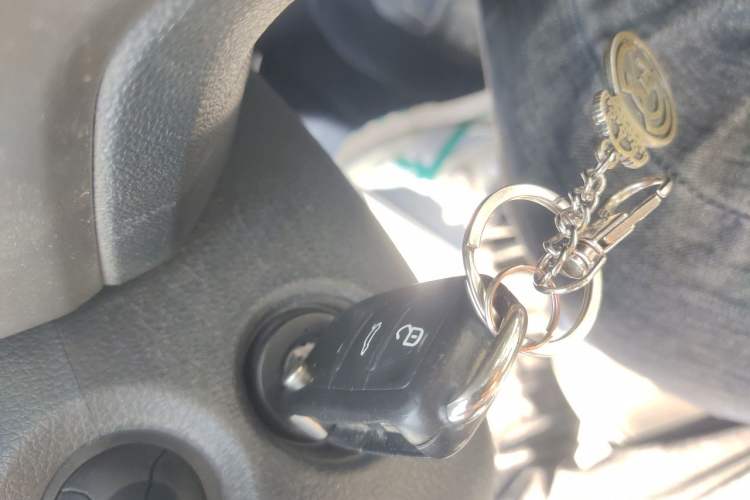 Used Volkswagen Lavida 2015 1.6L Automatic Comfort Edition Vehicle Key