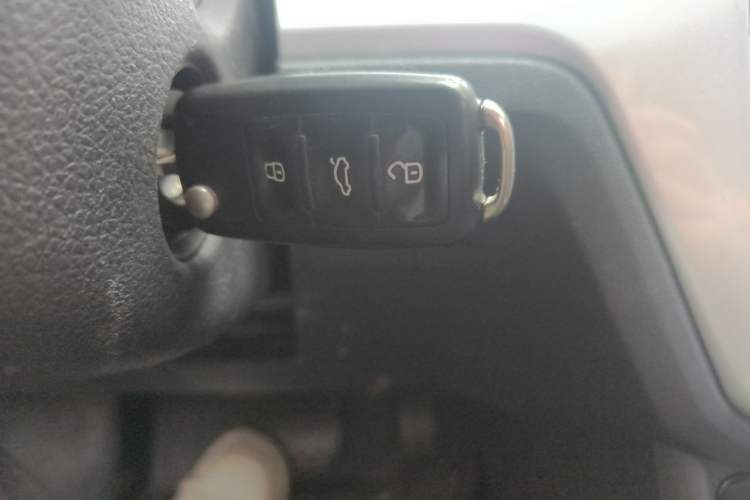 Used Volkswagen Lavida 2015 1.6L Automatic Fashion Edition Vehicle Key
