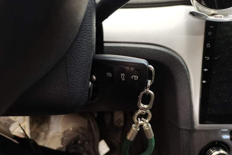 Used Volkswagen Lavida 2015 1.6L Automatic Fashion Edition Vehicle Key