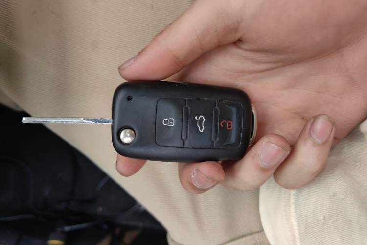 Used Volkswagen Lavida 2015 1.6L Automatic Comfort Edition Vehicle Key