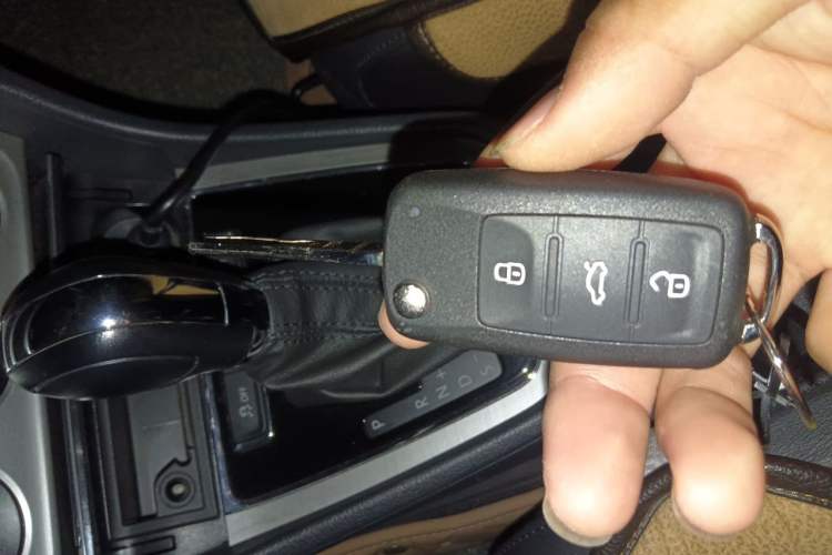 Used Volkswagen Lavida 2015 1.6L Automatic Comfort Edition Vehicle Key