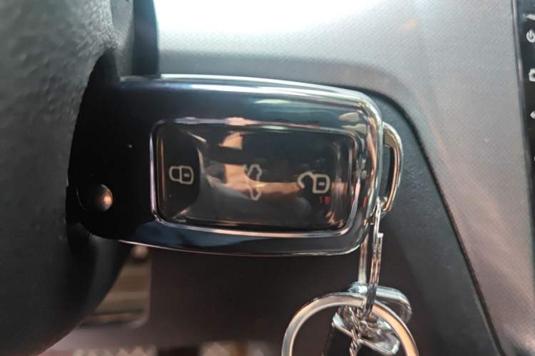 Used Volkswagen Lavida 2015 1.6L Automatic Comfort Edition Vehicle Key