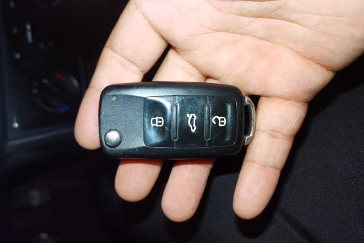 Used Volkswagen Lavida 2015 1.6L Manual Comfort Edition Vehicle Key