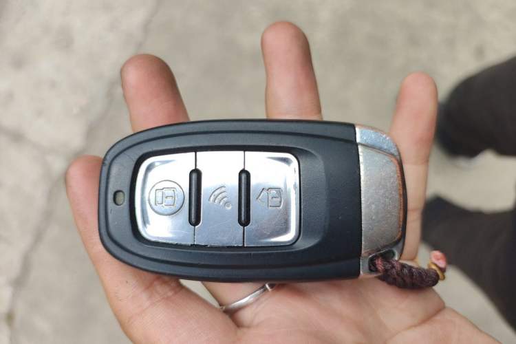 Used Volkswagen Lavida 2015 1.6L Automatic Comfort Edition Vehicle Key