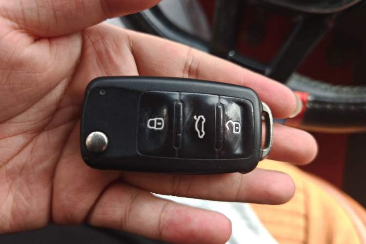 Used Volkswagen Lavida 2015 1.6L Manual Comfort Edition Vehicle Key