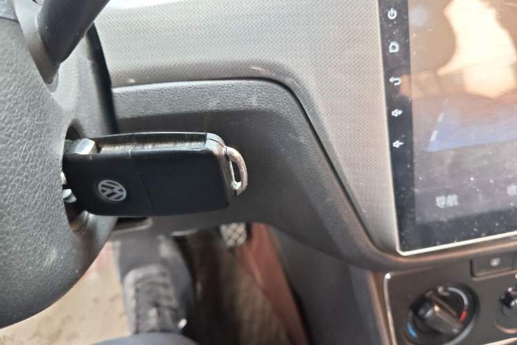 Used Volkswagen Lavida 2015 1.6L Automatic Comfort Edition Vehicle Key