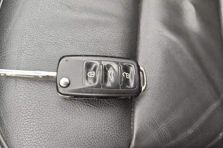 Used Volkswagen Lavida 2015 1.6L Automatic Comfort Edition Vehicle Key