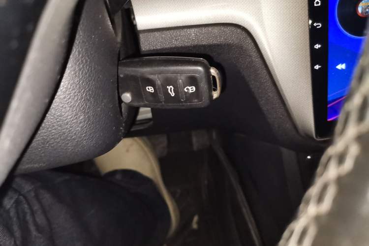 Used Volkswagen Lavida 2015 1.6L Automatic Comfort Edition Vehicle Key