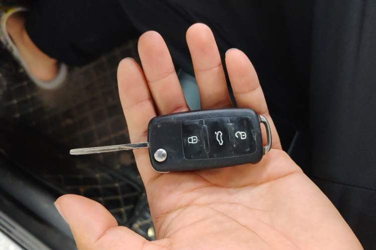 Used Volkswagen Lavida 2015 1.6L Automatic Comfort Edition Vehicle Key