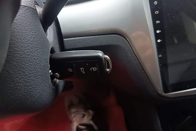 Used Volkswagen Lavida 2015 1.6L Automatic Fashion Edition Vehicle Key