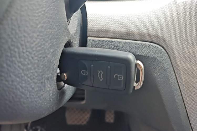 Used Volkswagen Lavida 2015 230TSI DSG Comfort Edition Vehicle Key