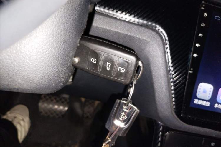 Used Volkswagen Lavida 2015 1.6L Automatic Fashion Edition Vehicle Key