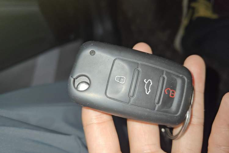 Used Volkswagen Lavida 2015 1.6L Automatic Comfort Edition Vehicle Key
