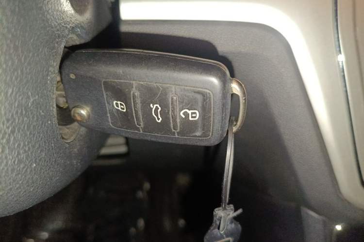 Used Volkswagen Lavida 2015 1.6L Automatic Comfort Edition Vehicle Key